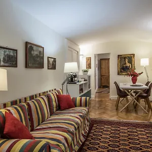 Bed & Breakfast Baru In Chiaia, Naples